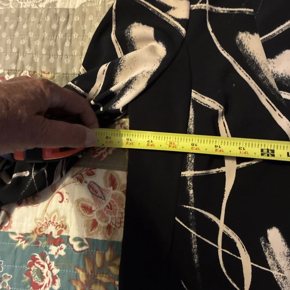 vtg joseph ribkoff cover up size 8 black with tan abstract Elastic Sleeves
